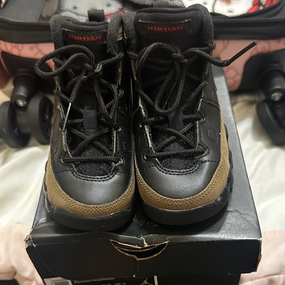 Jordan Kids Black and Tan Sneakers